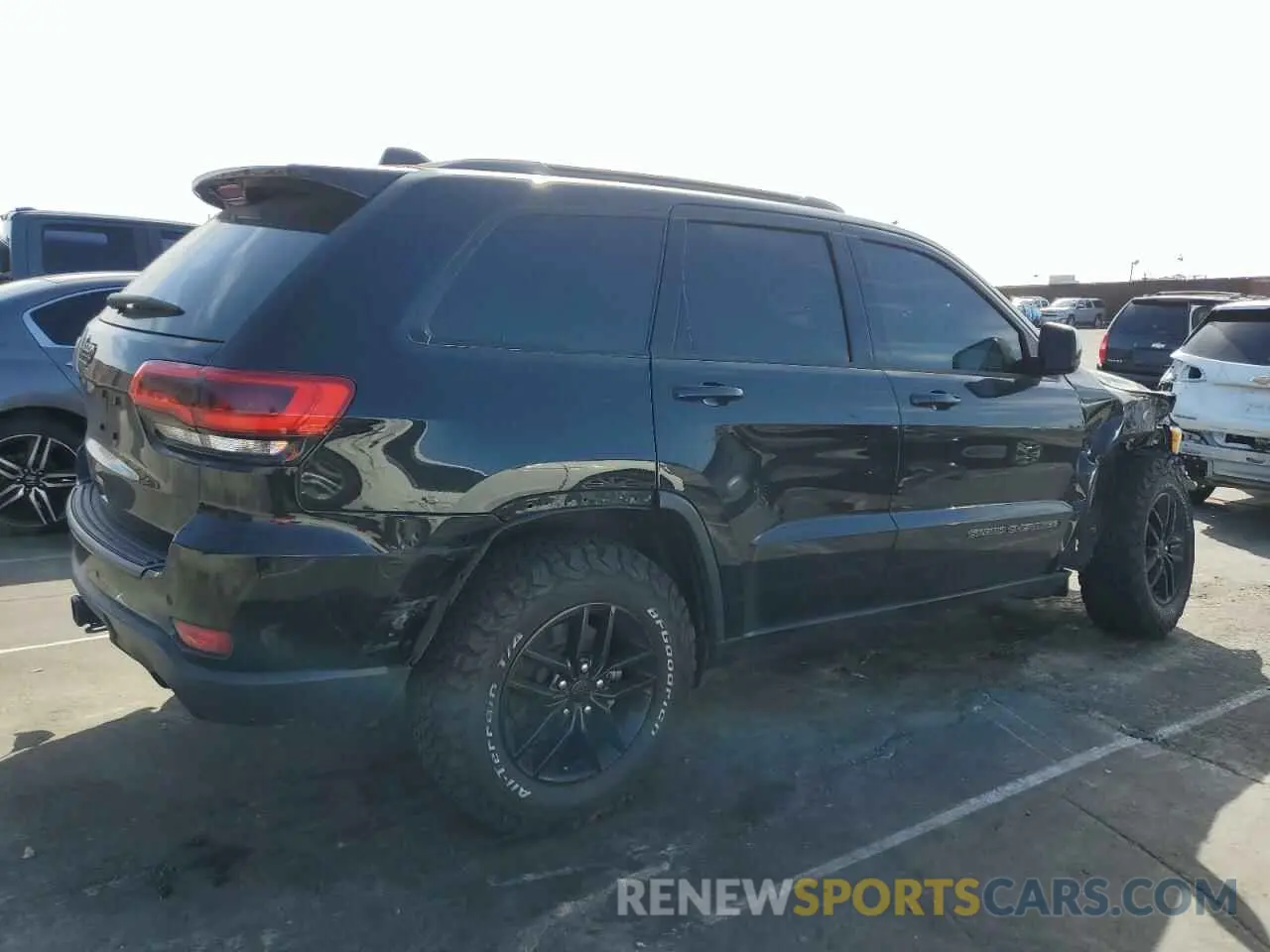 3 Photograph of a damaged car 1C4RJEAG6KC852237 JEEP GRAND CHER 2019