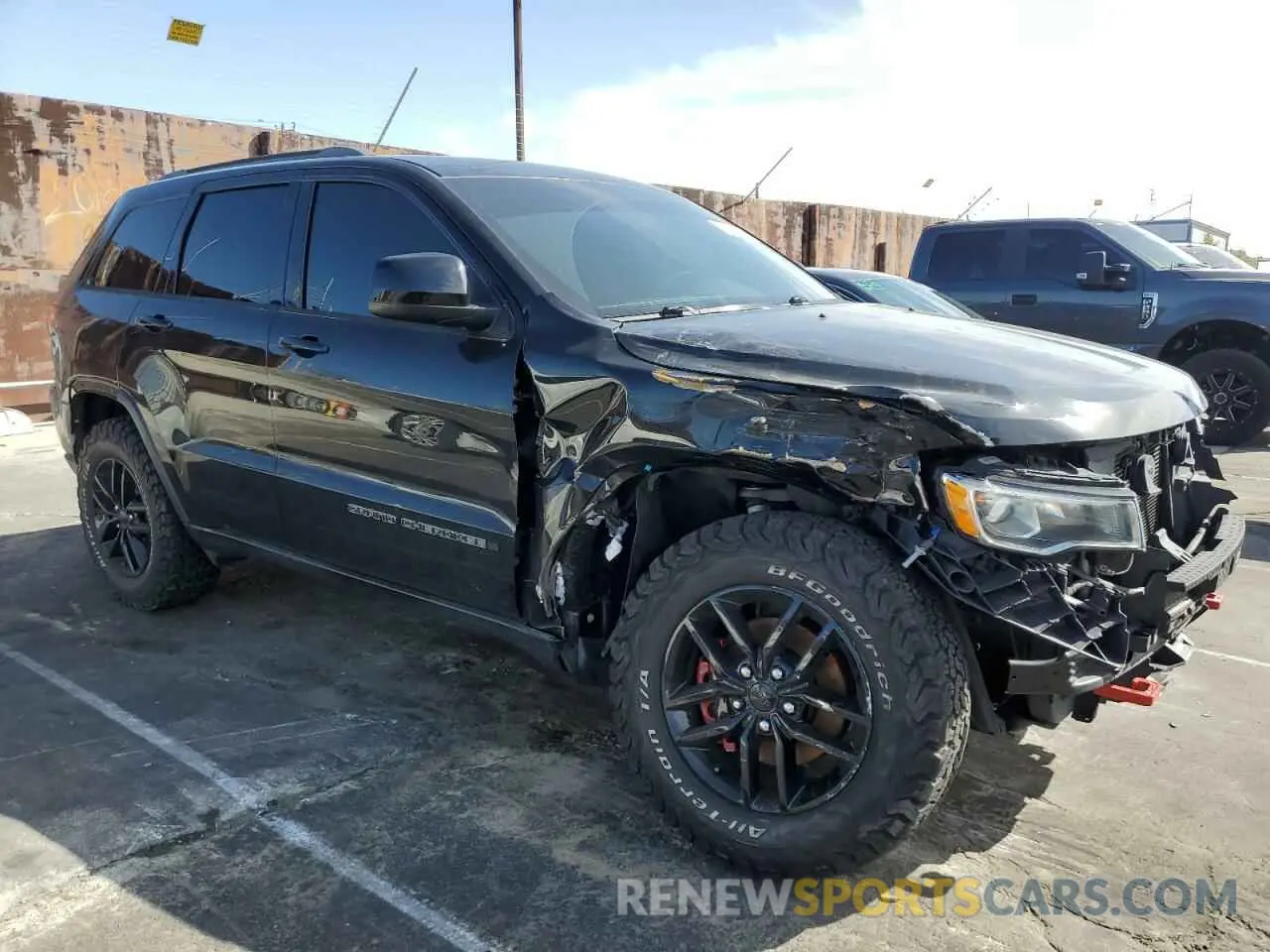 4 Photograph of a damaged car 1C4RJEAG6KC852237 JEEP GRAND CHER 2019