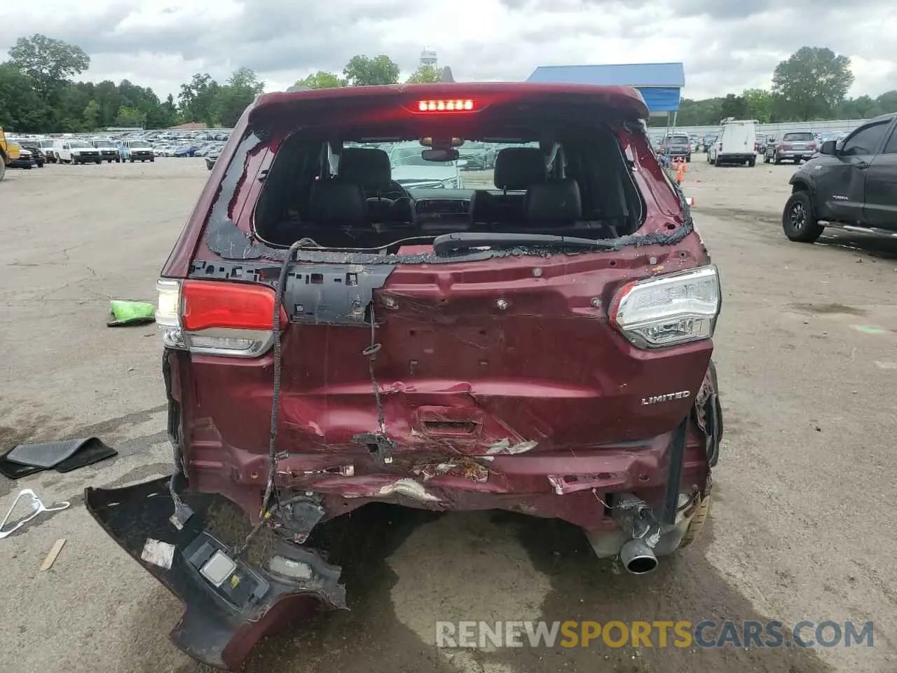 6 Photograph of a damaged car 1C4RJEBG6KC656832 JEEP GRAND CHER 2019