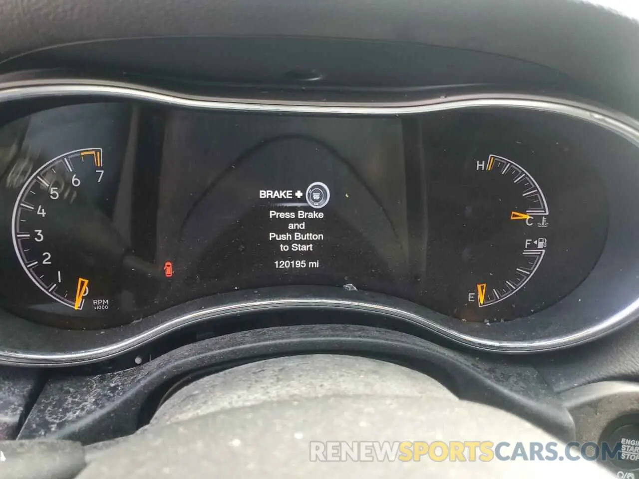 9 Photograph of a damaged car 1C4RJFAG0KC760594 JEEP GRAND CHER 2019