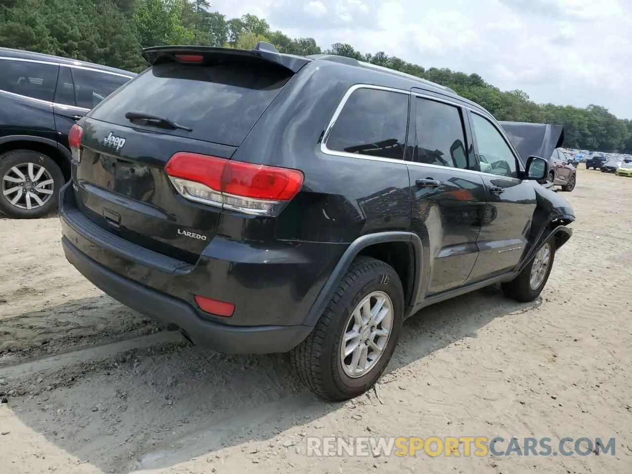 3 Photograph of a damaged car 1C4RJFAG1KC855133 JEEP GRAND CHER 2019