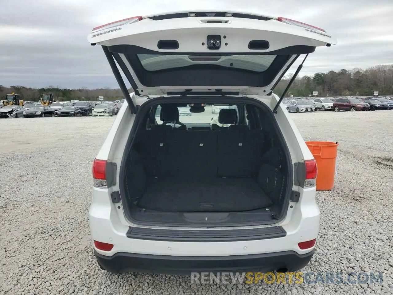 6 Photograph of a damaged car 1C4RJFAG7KC547285 JEEP GRAND CHER 2019