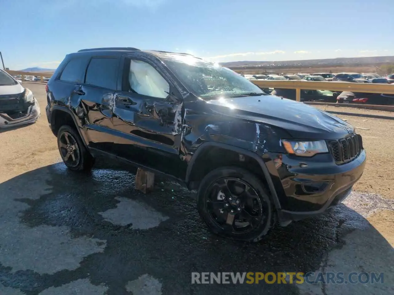 4 Photograph of a damaged car 1C4RJFAGXKC624201 JEEP GRAND CHER 2019