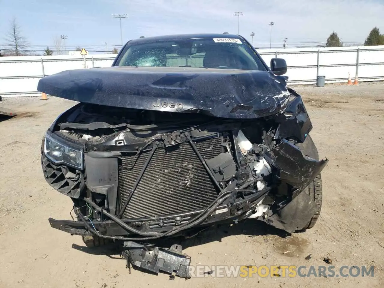 5 Photograph of a damaged car 1C4RJFAGXKC637983 JEEP GRAND CHER 2019