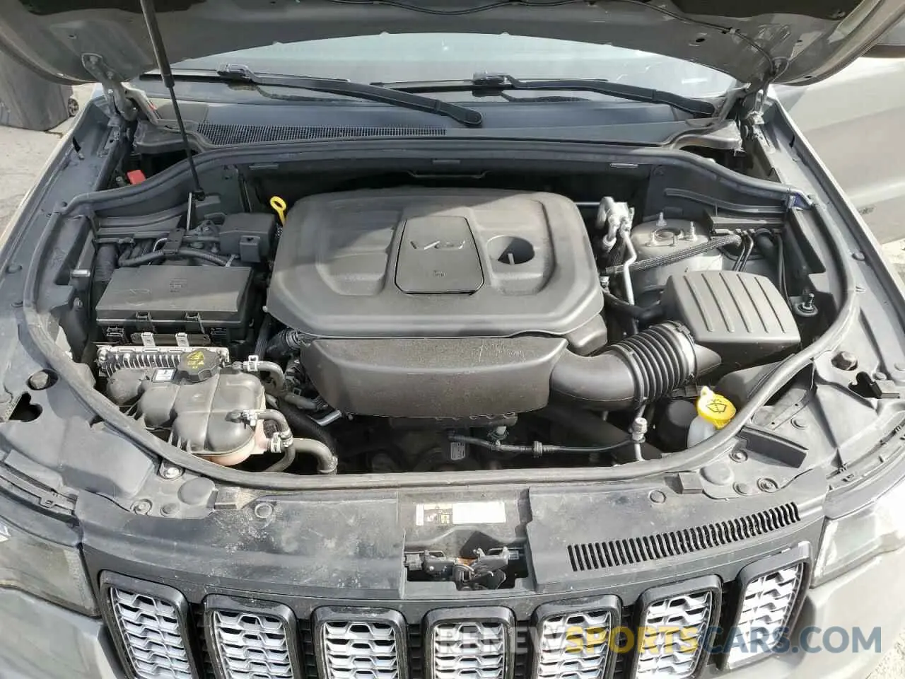 12 Photograph of a damaged car 1C4RJFAGXKC727635 JEEP GRAND CHER 2019