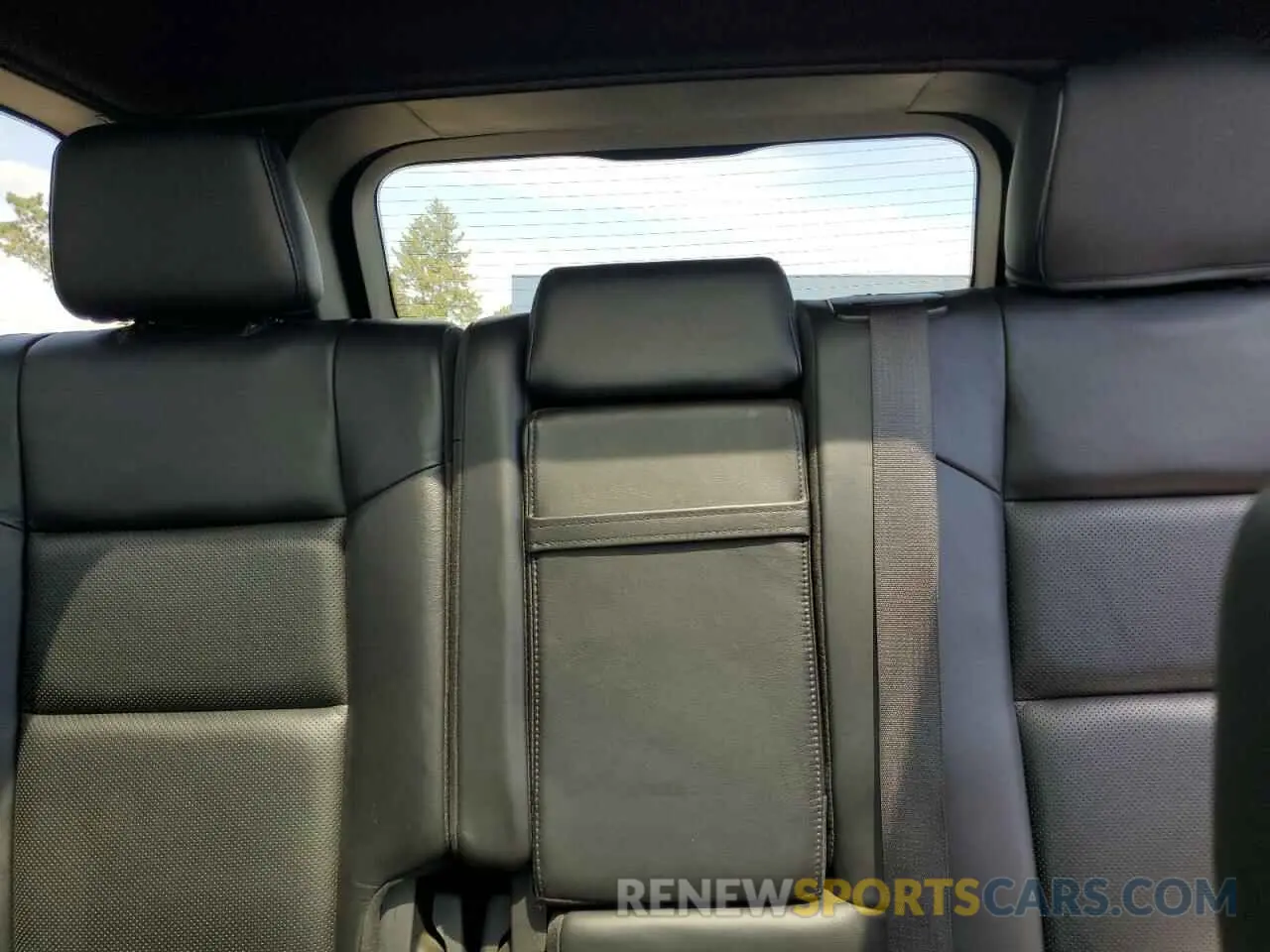 10 Фотография поврежденного автомобиля 1C4RJFBG0KC538913 JEEP GRAND CHER 2019