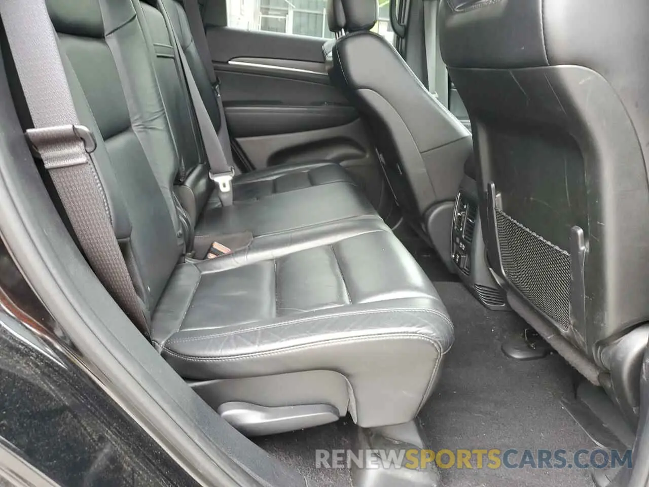 11 Photograph of a damaged car 1C4RJFBG0KC696863 JEEP GRAND CHER 2019