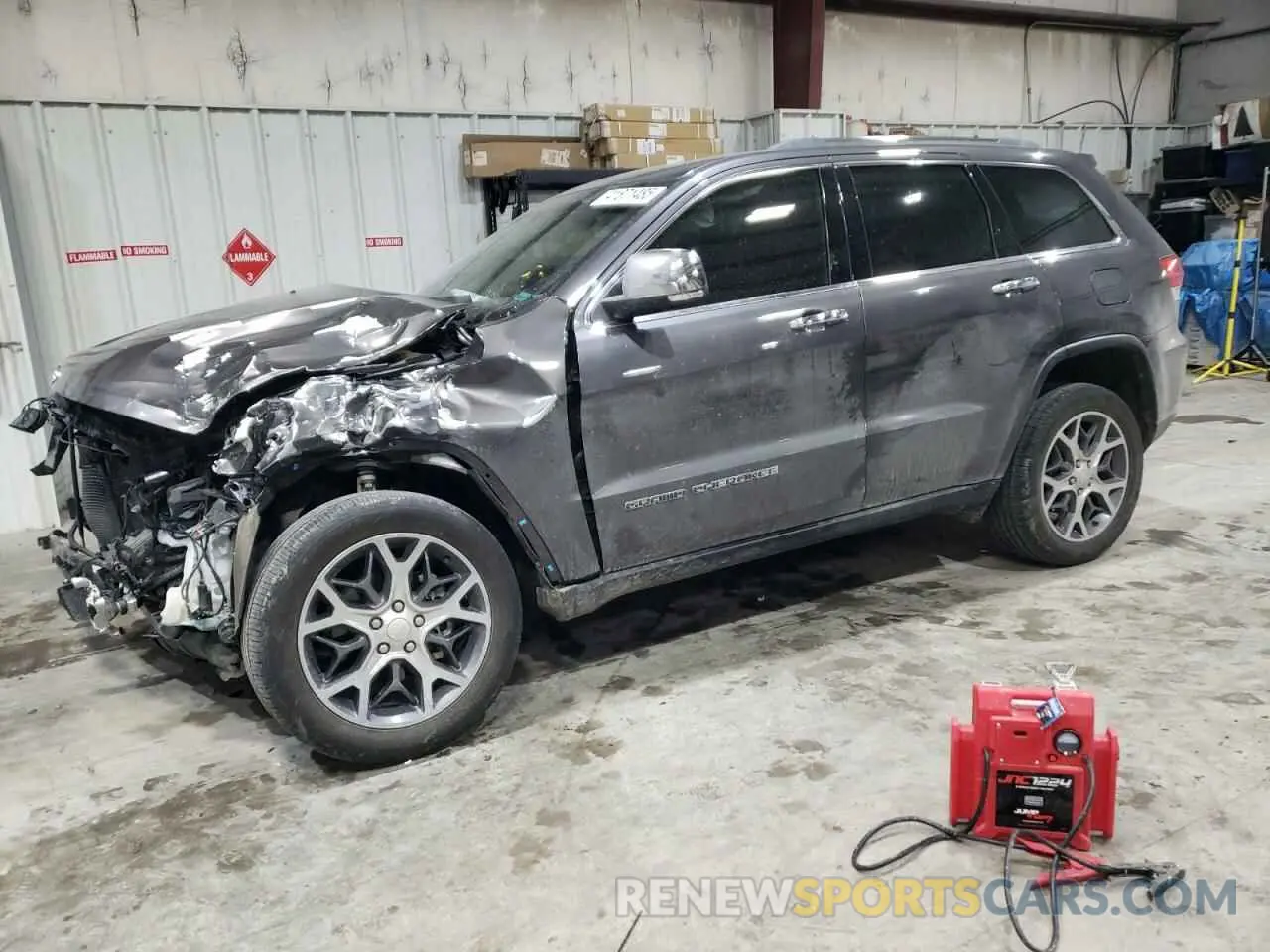 1 Photograph of a damaged car 1C4RJFBG0KC756804 JEEP GRAND CHER 2019