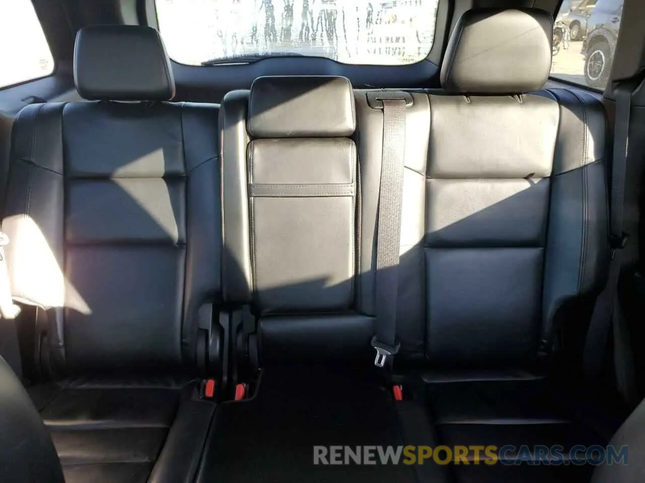 10 Photograph of a damaged car 1C4RJFBG2KC665565 JEEP GRAND CHER 2019