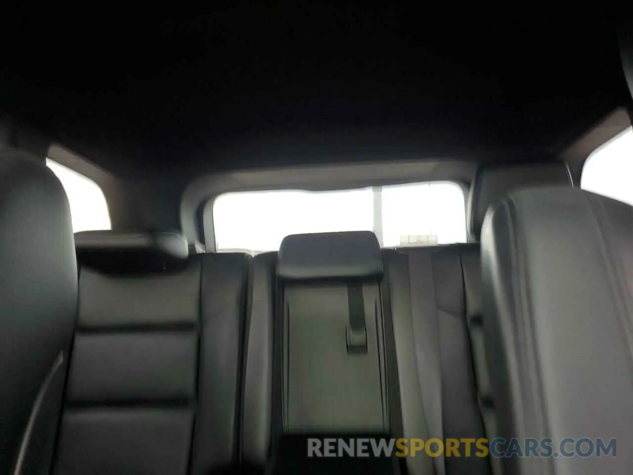 10 Photograph of a damaged car 1C4RJFBG3KC577401 JEEP GRAND CHER 2019