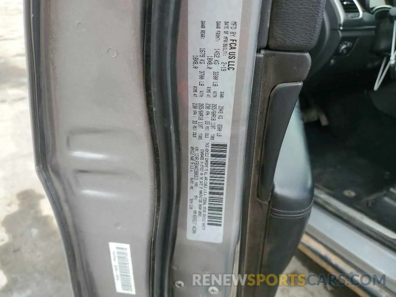 12 Photograph of a damaged car 1C4RJFBG4KC680312 JEEP GRAND CHER 2019