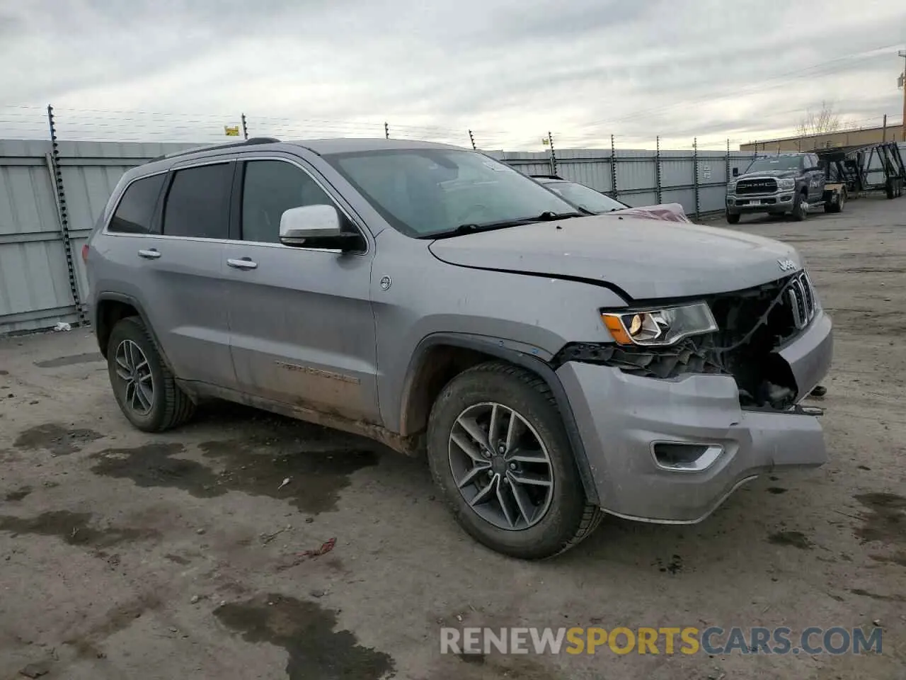 4 Photograph of a damaged car 1C4RJFBG4KC680312 JEEP GRAND CHER 2019