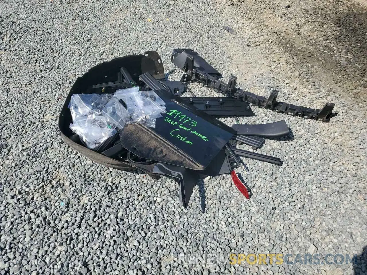 13 Photograph of a damaged car 1C4RJFBG4KC810637 JEEP GRAND CHER 2019