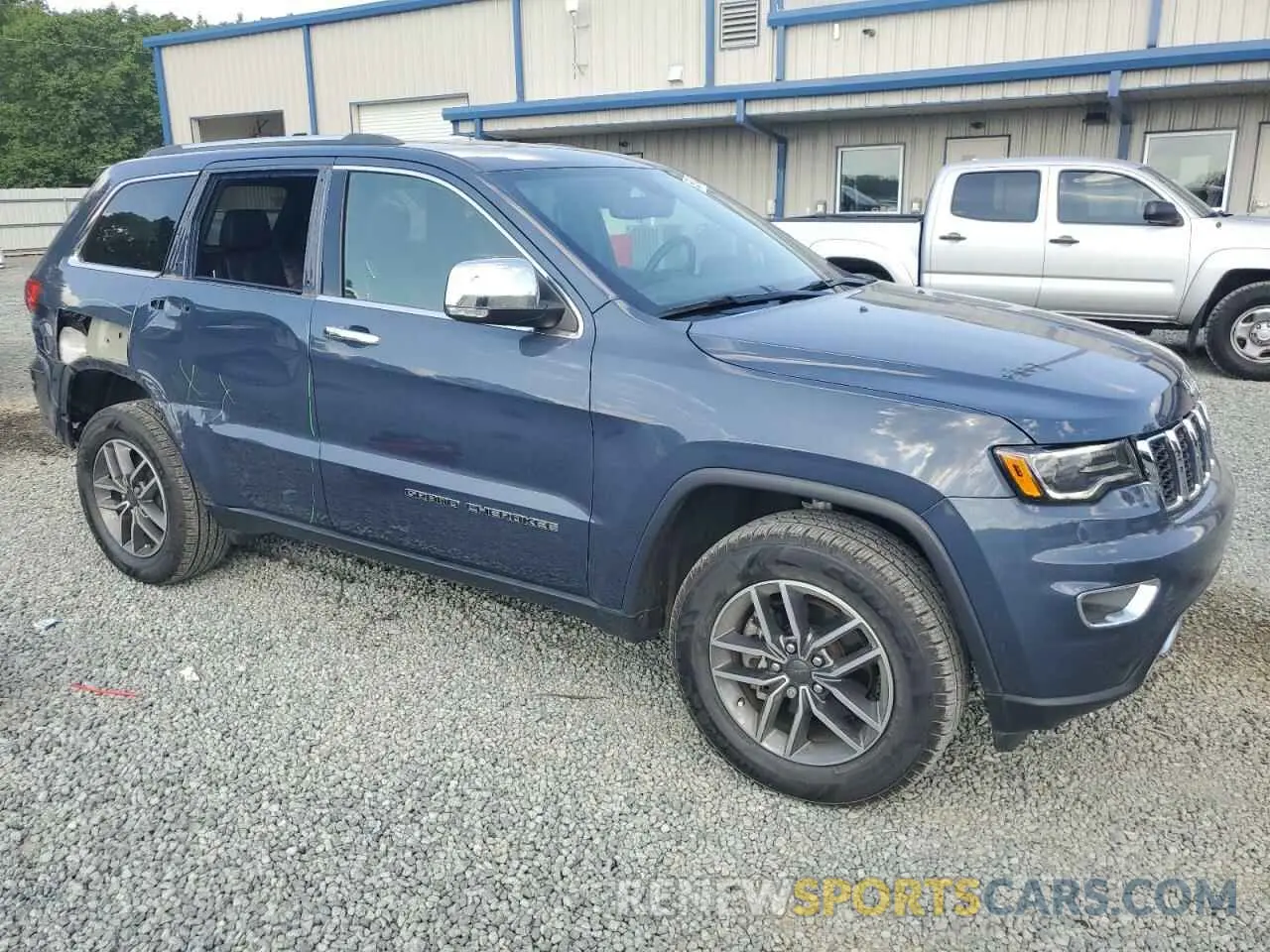 4 Photograph of a damaged car 1C4RJFBG4KC810637 JEEP GRAND CHER 2019