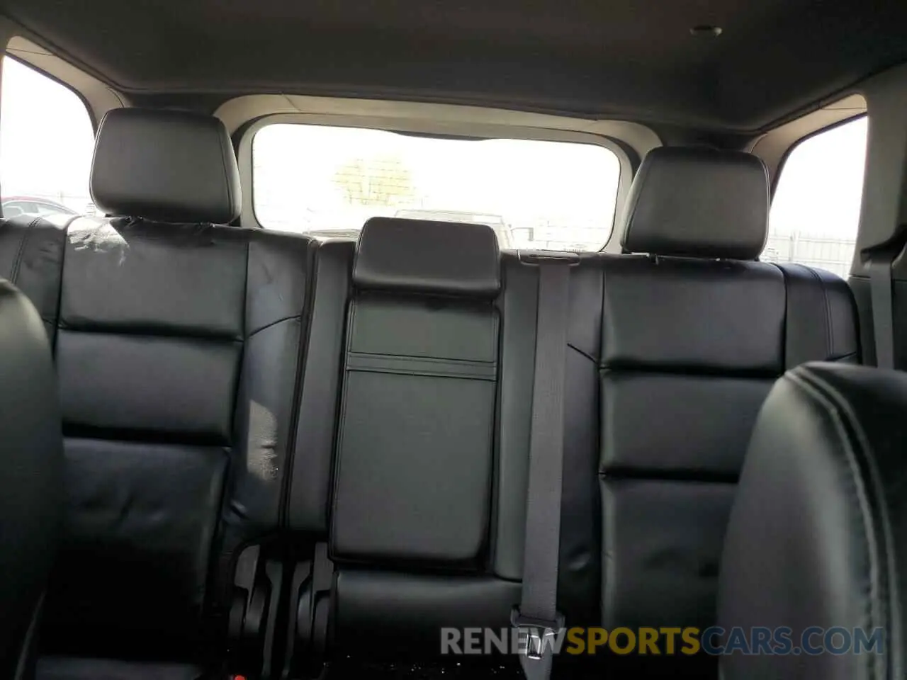 10 Photograph of a damaged car 1C4RJFBG5KC689214 JEEP GRAND CHER 2019
