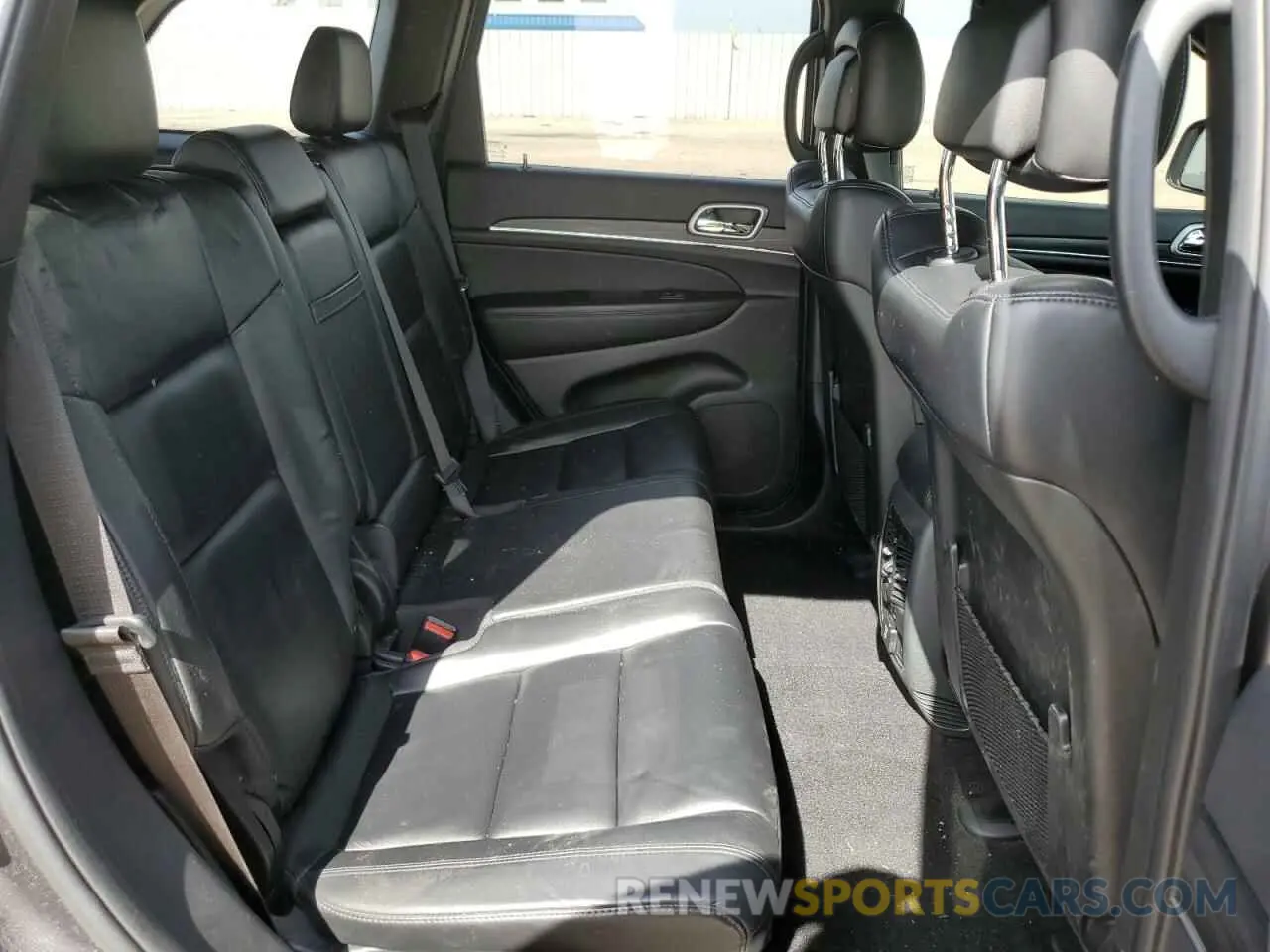 11 Photograph of a damaged car 1C4RJFBG5KC689214 JEEP GRAND CHER 2019