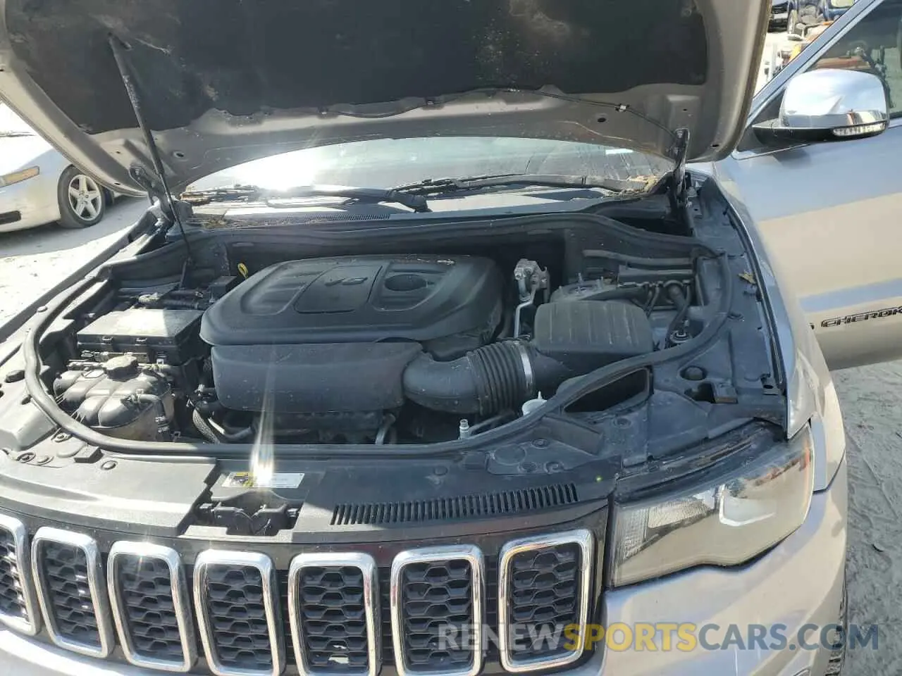 12 Photograph of a damaged car 1C4RJFBG6KC693305 JEEP GRAND CHER 2019