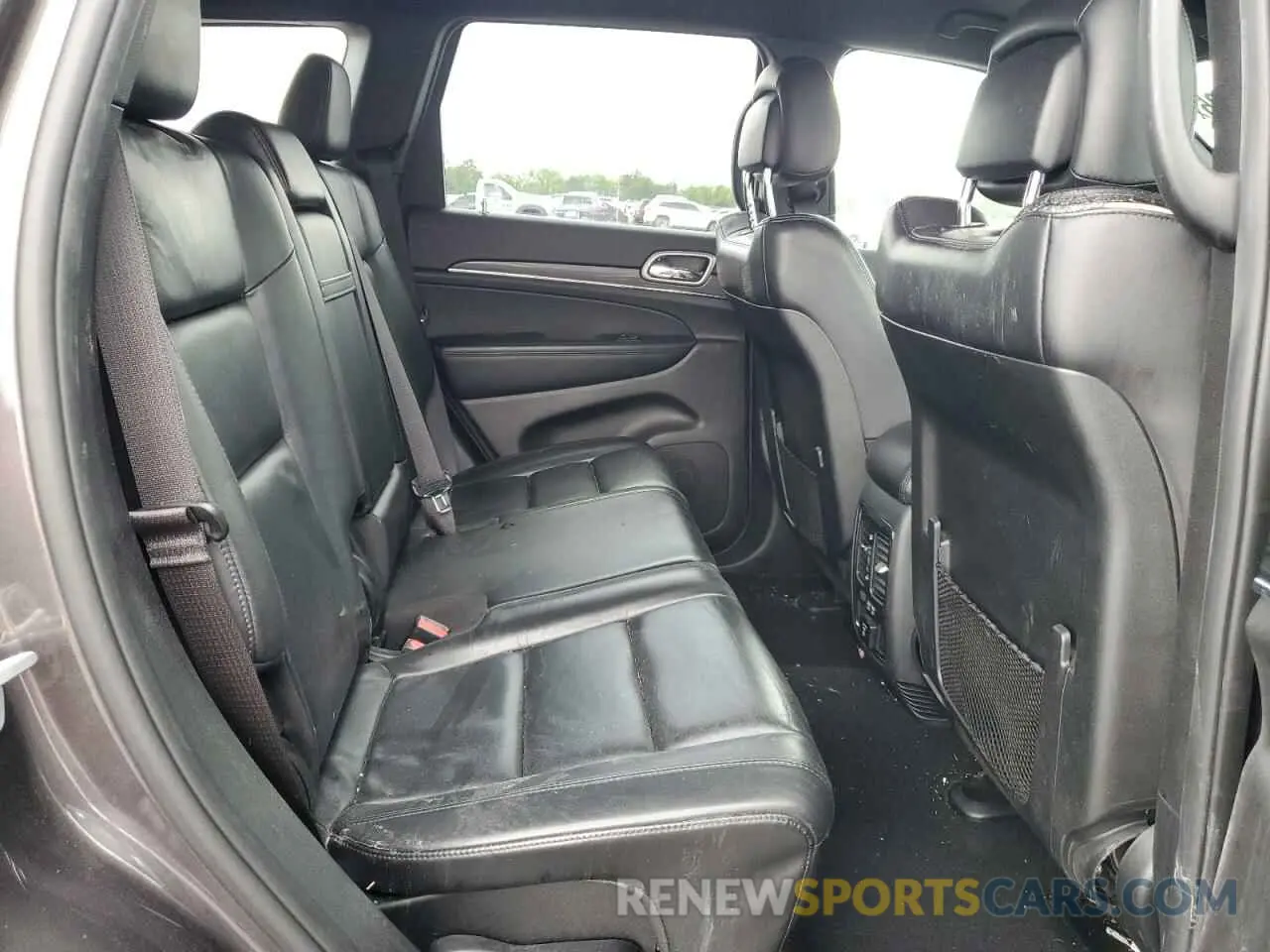 11 Photograph of a damaged car 1C4RJFBG8KC697405 JEEP GRAND CHER 2019