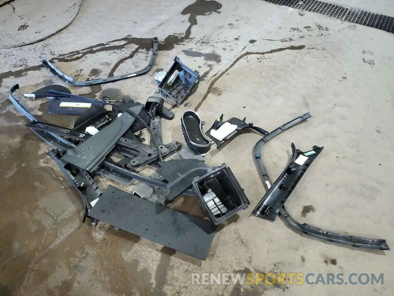 13 Photograph of a damaged car 1C4RJFBG8KC788299 JEEP GRAND CHER 2019
