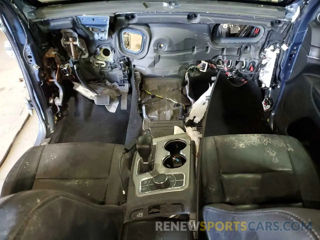 8 Photograph of a damaged car 1C4RJFBG8KC788299 JEEP GRAND CHER 2019