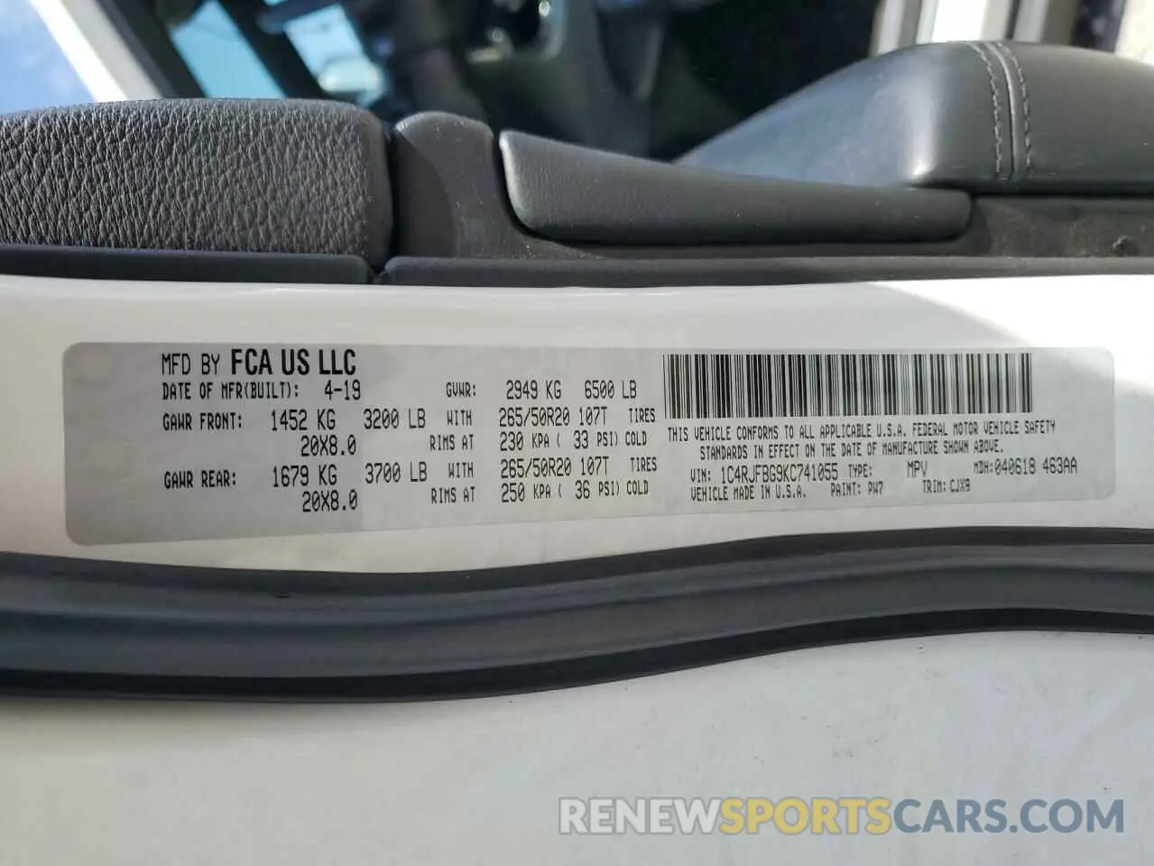 12 Photograph of a damaged car 1C4RJFBG9KC741055 JEEP GRAND CHER 2019