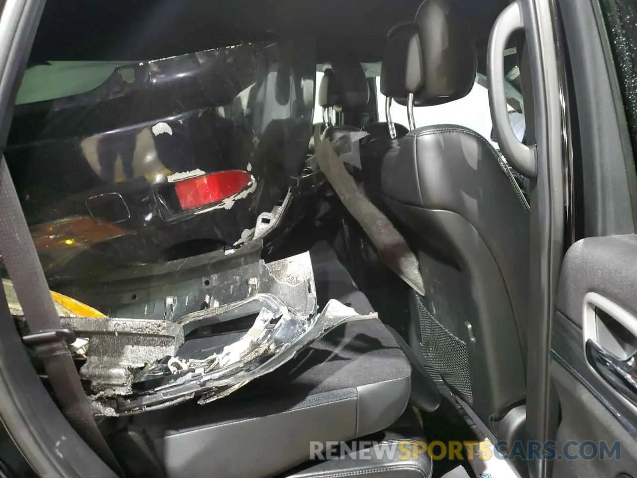 11 Photograph of a damaged car 1C4RJFBG9KC761046 JEEP GRAND CHER 2019
