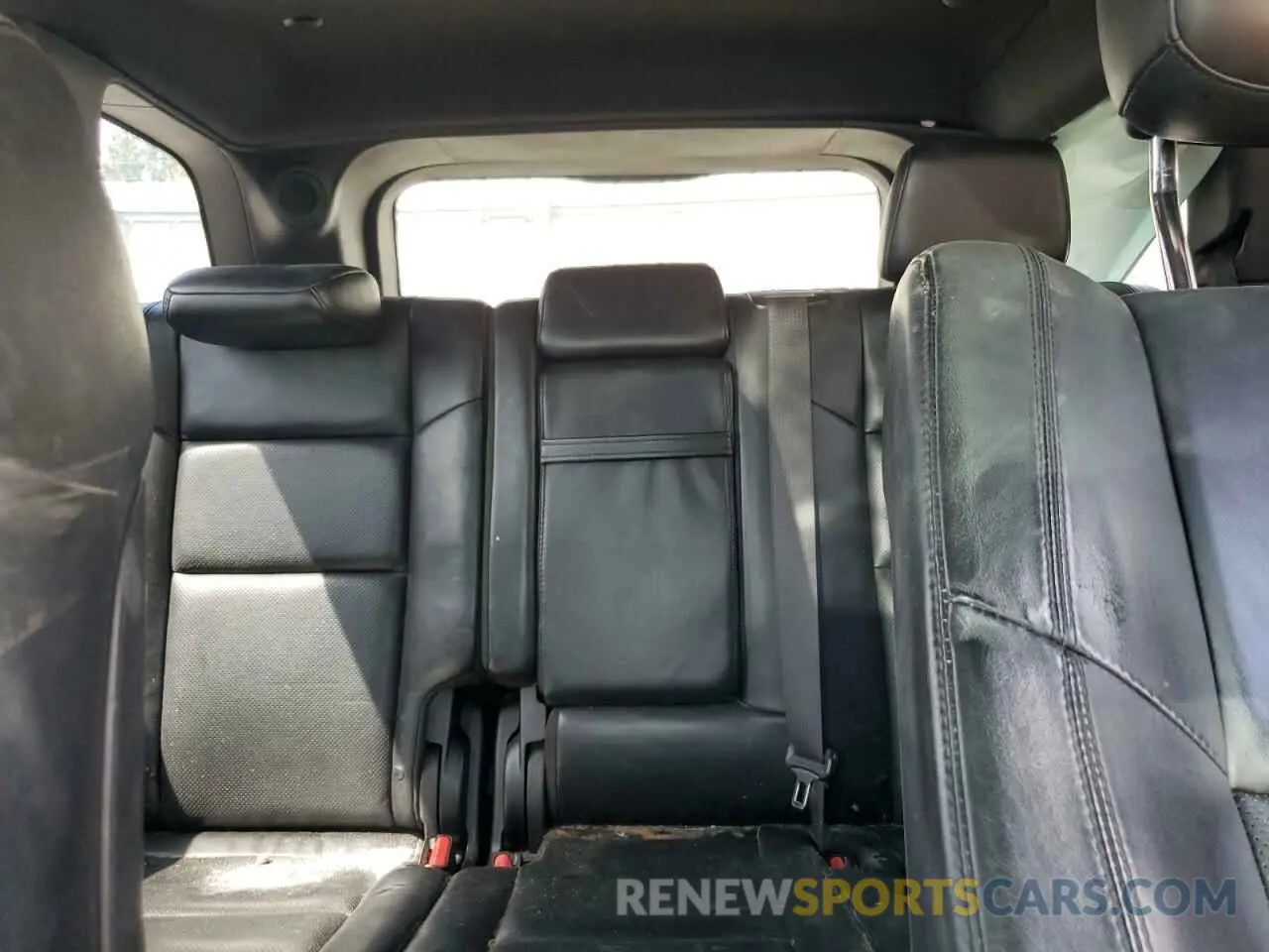 10 Photograph of a damaged car 1C4RJFBGXKC758141 JEEP GRAND CHER 2019