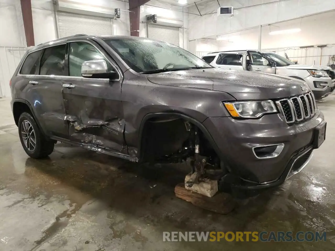 4 Photograph of a damaged car 1C4RJFBGXKC809637 JEEP GRAND CHER 2019
