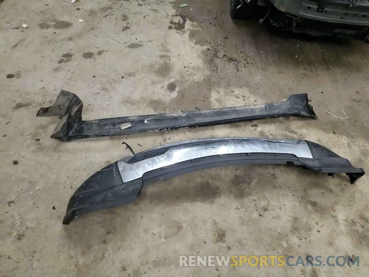 13 Photograph of a damaged car 1C4RJFBT1KC631484 JEEP GRAND CHER 2019