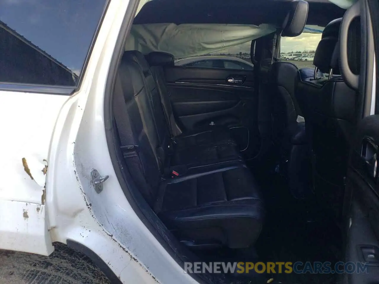 11 Photograph of a damaged car 1C4RJFCG1KC592252 JEEP GRAND CHER 2019