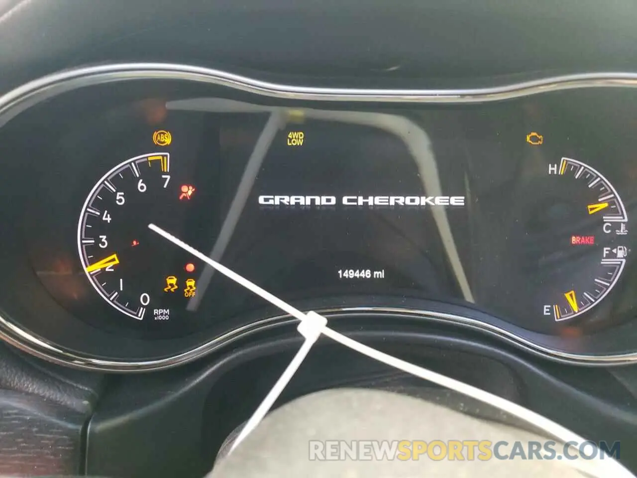 9 Photograph of a damaged car 1C4RJFCG1KC592252 JEEP GRAND CHER 2019