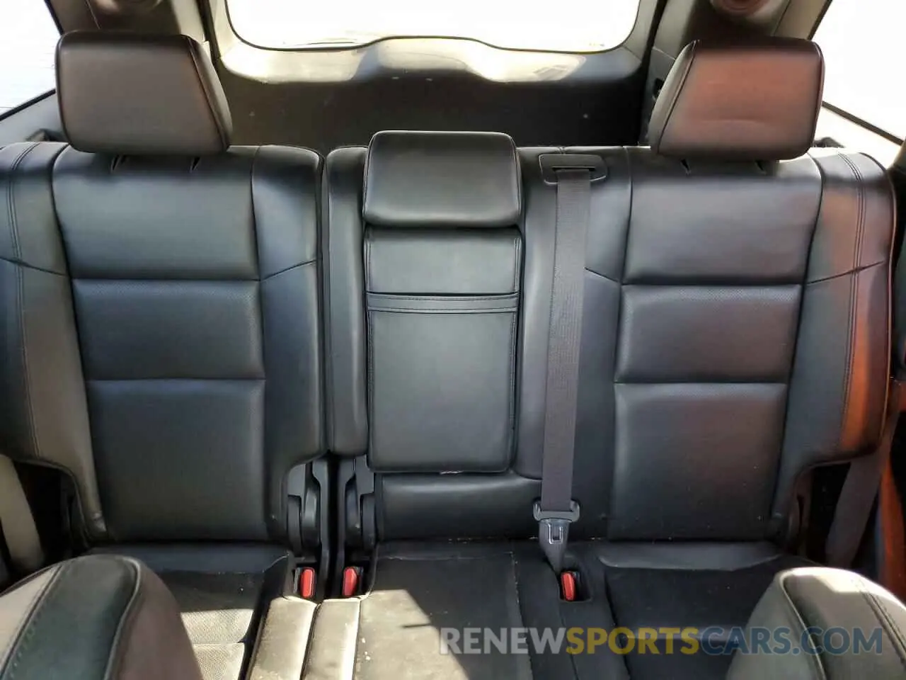 10 Photograph of a damaged car 1C4RJFCG4KC565675 JEEP GRAND CHER 2019