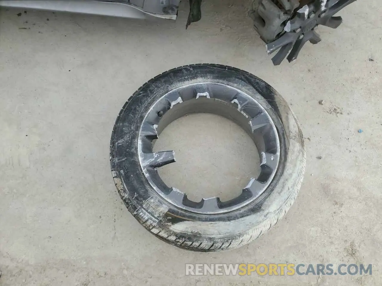 13 Photograph of a damaged car 1C4RJFCG6KC596121 JEEP GRAND CHER 2019