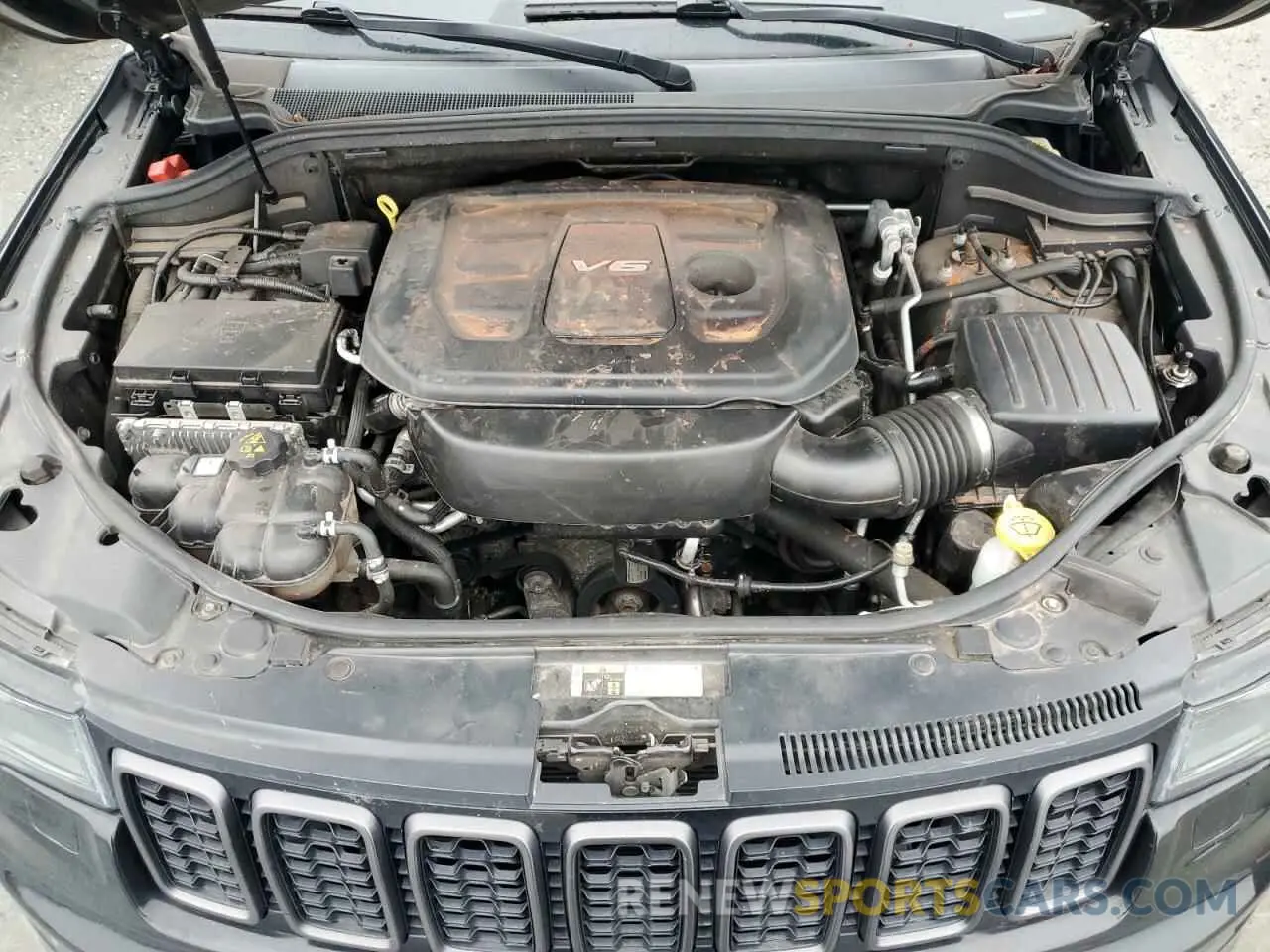 11 Photograph of a damaged car 1C4RJFCG7KC610611 JEEP GRAND CHER 2019
