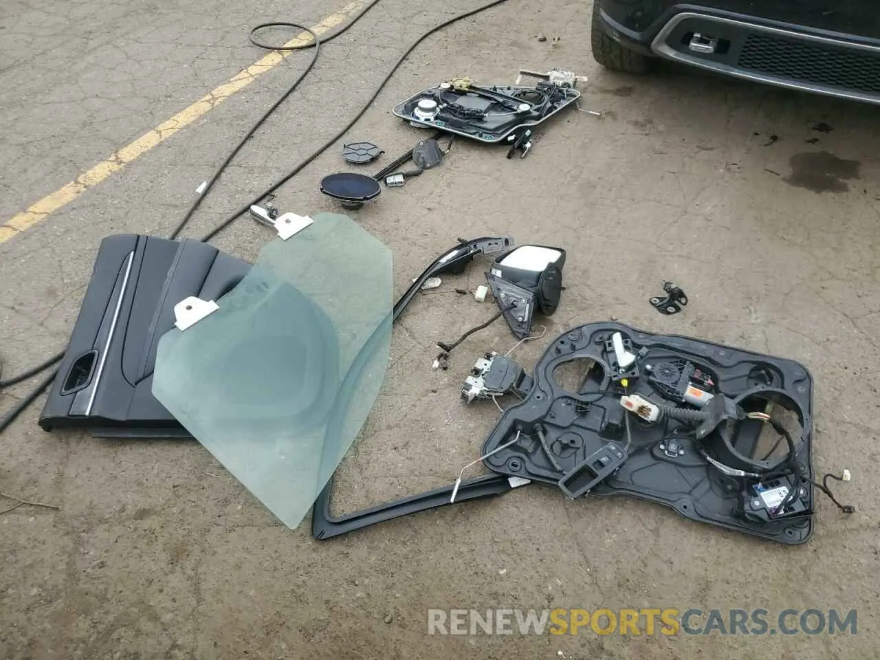 13 Photograph of a damaged car 1C4RJFCG9KC569799 JEEP GRAND CHER 2019