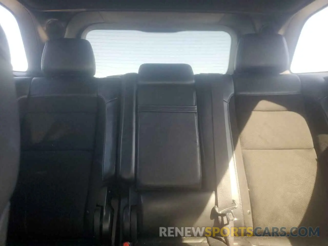 10 Фотография поврежденного автомобиля 1C4RJFDJ3KC710862 JEEP GRAND CHER 2019