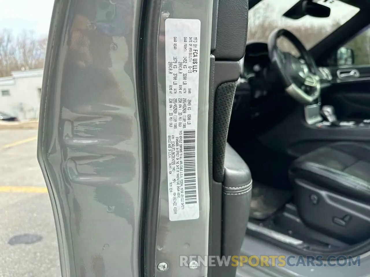 10 Photograph of a damaged car 1C4RJFDJ9KC814725 JEEP GRAND CHER 2019