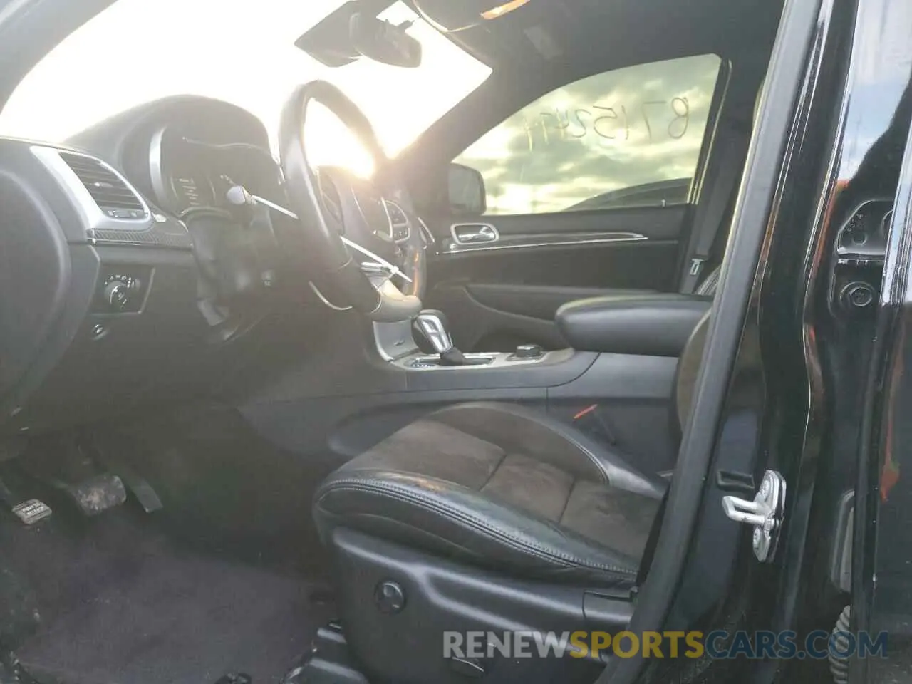 7 Фотография поврежденного автомобиля 1C4RJFDJXKC574780 JEEP GRAND CHER 2019