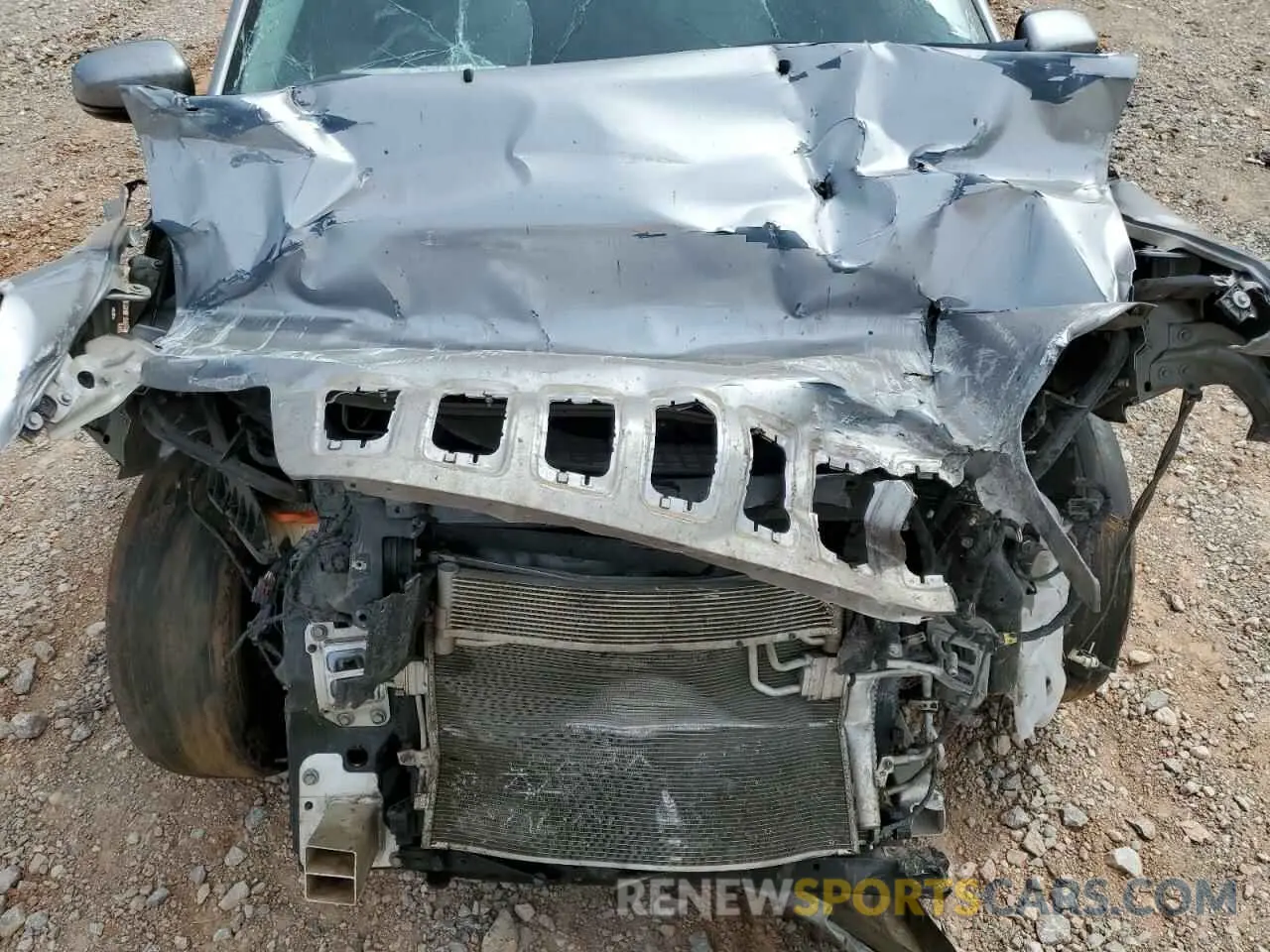 12 Photograph of a damaged car 1C4PJLLB8LD606587 JEEP GRAND CHER 2020