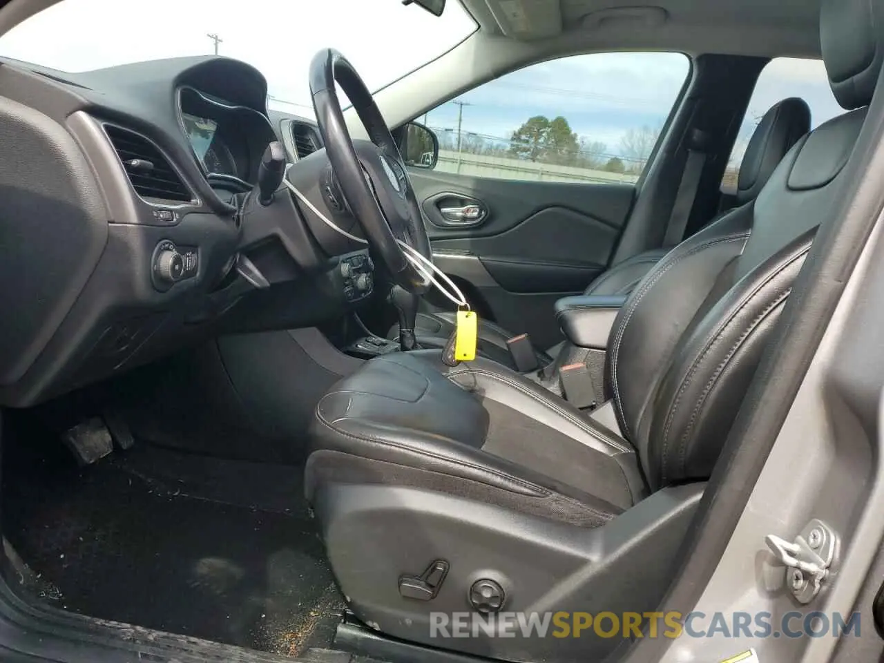 7 Photograph of a damaged car 1C4PJLLB8LD610493 JEEP GRAND CHER 2020