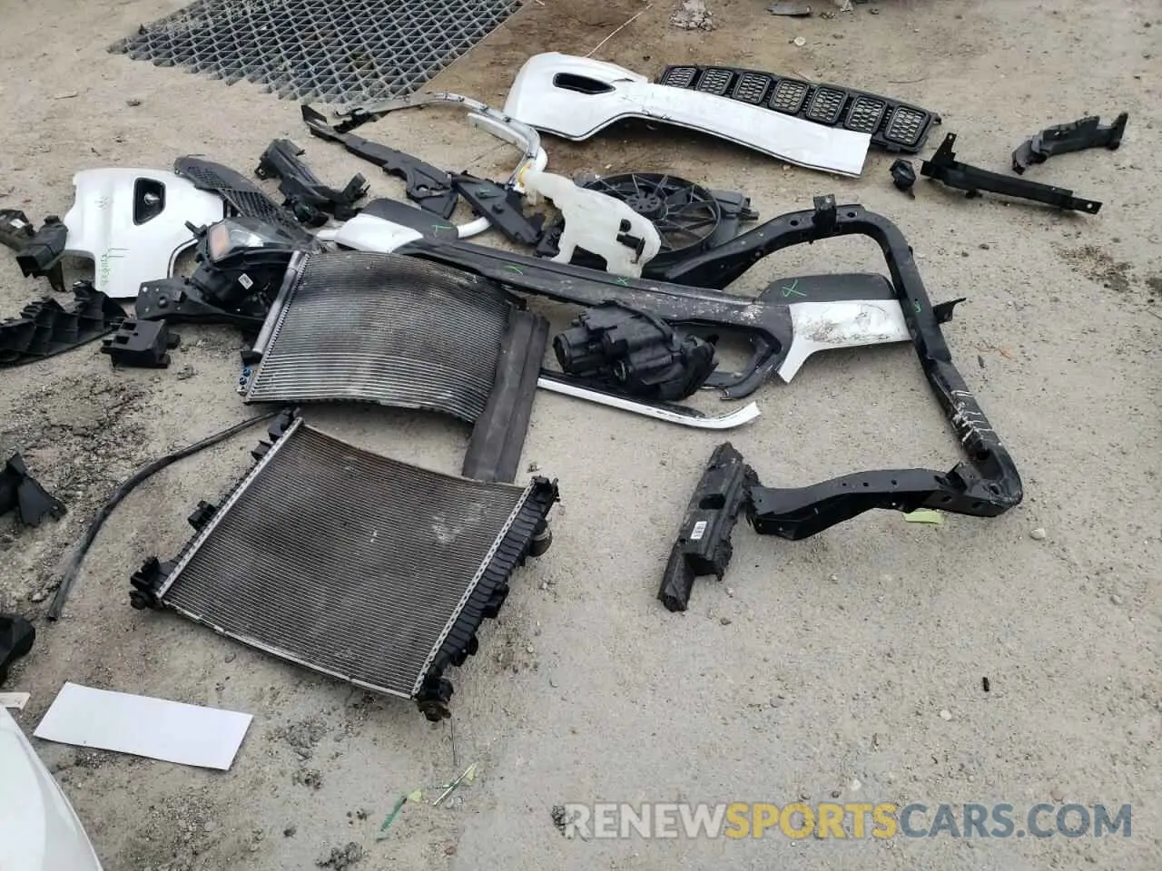 12 Photograph of a damaged car 1C4RJEAG9LC145490 JEEP GRAND CHER 2020