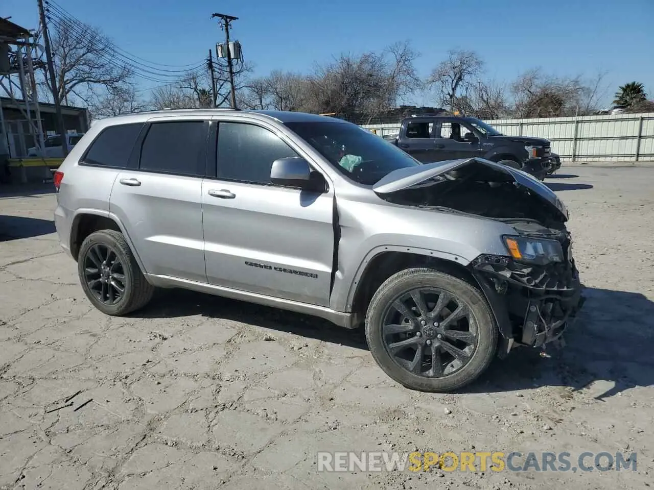4 Photograph of a damaged car 1C4RJEAG9LC245508 JEEP GRAND CHER 2020