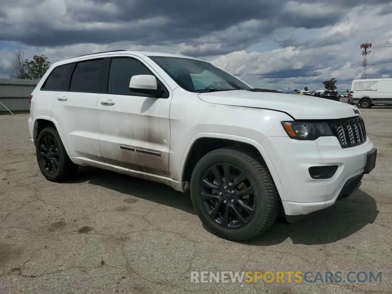 4 Photograph of a damaged car 1C4RJEAG9LC365373 JEEP GRAND CHER 2020