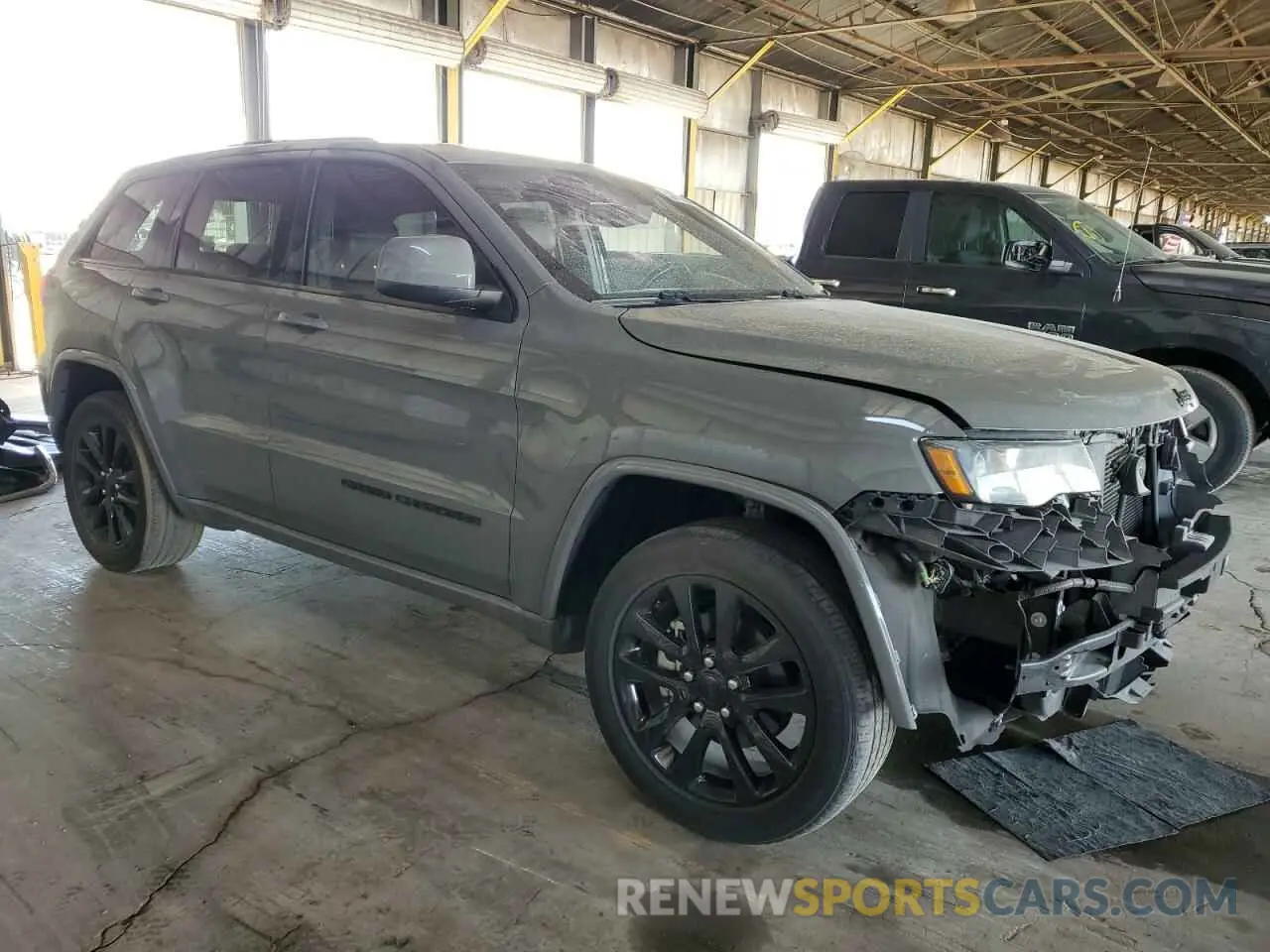 4 Photograph of a damaged car 1C4RJEAGXLC428366 JEEP GRAND CHER 2020