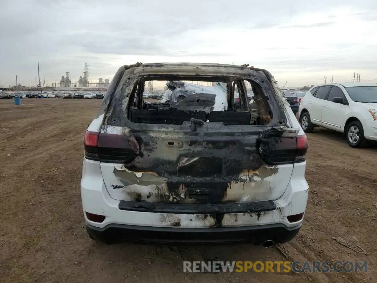 6 Photograph of a damaged car 1C4RJEBG8LC202003 JEEP GRAND CHER 2020