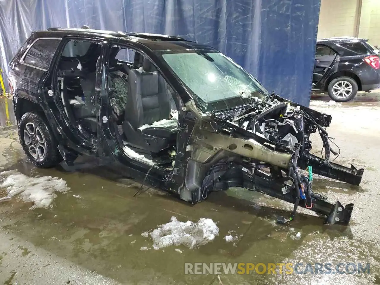 4 Photograph of a damaged car 1C4RJFBG0LC396127 JEEP GRAND CHER 2020
