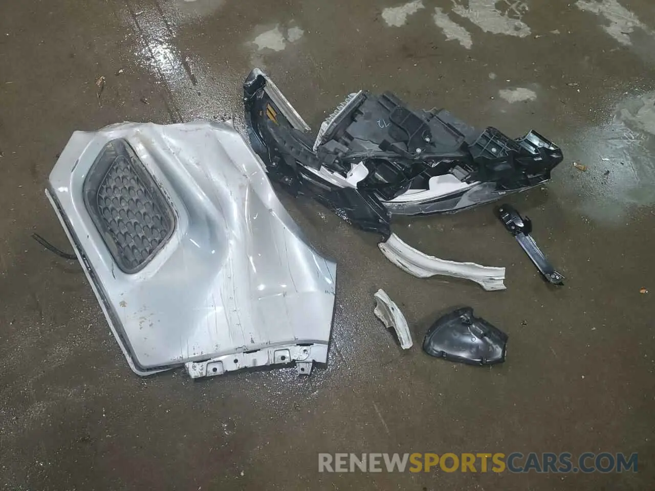 13 Photograph of a damaged car 1C4PJLCBXMD103810 JEEP GRAND CHER 2021