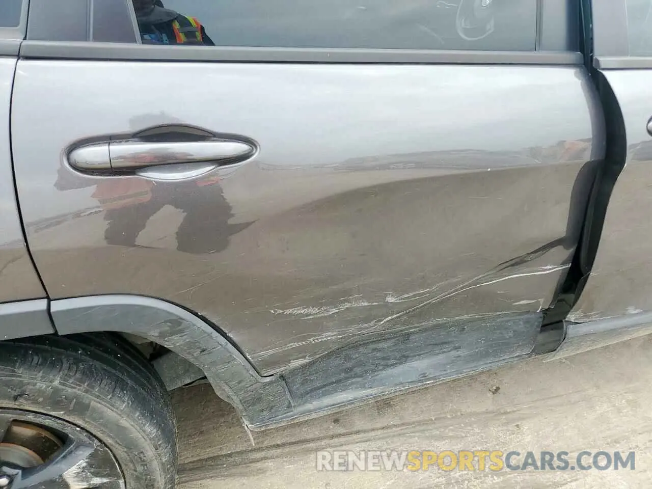 11 Photograph of a damaged car 1C4PJLLB5MD134799 JEEP GRAND CHER 2021