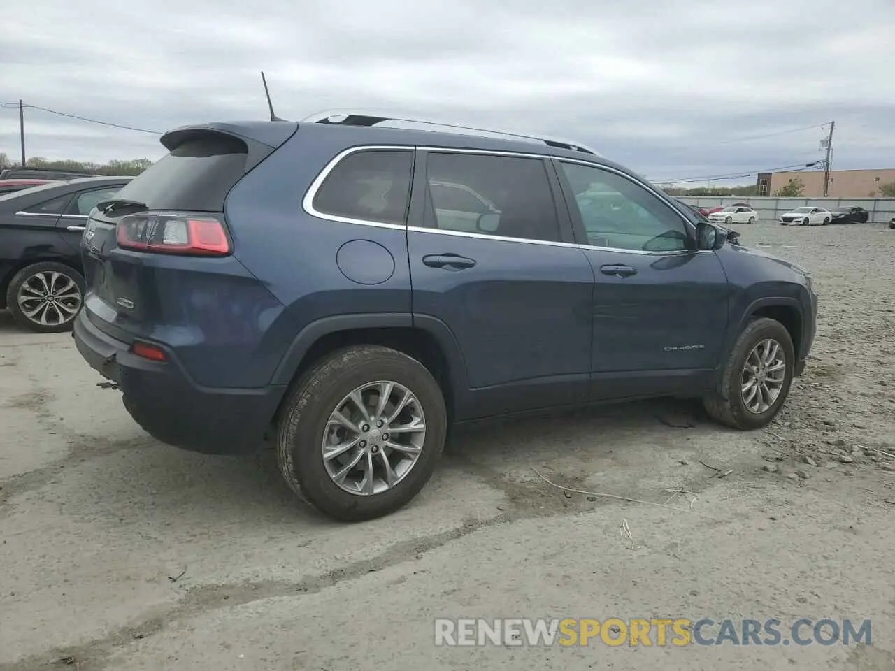 3 Photograph of a damaged car 1C4PJMLB2MD168222 JEEP GRAND CHER 2021