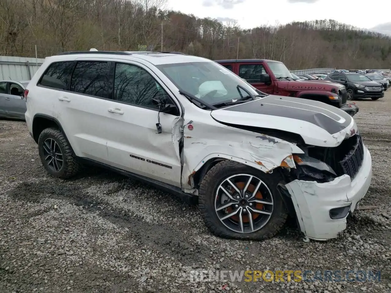 4 Photograph of a damaged car 1C4RJFLT3MC800440 JEEP GRAND CHER 2021